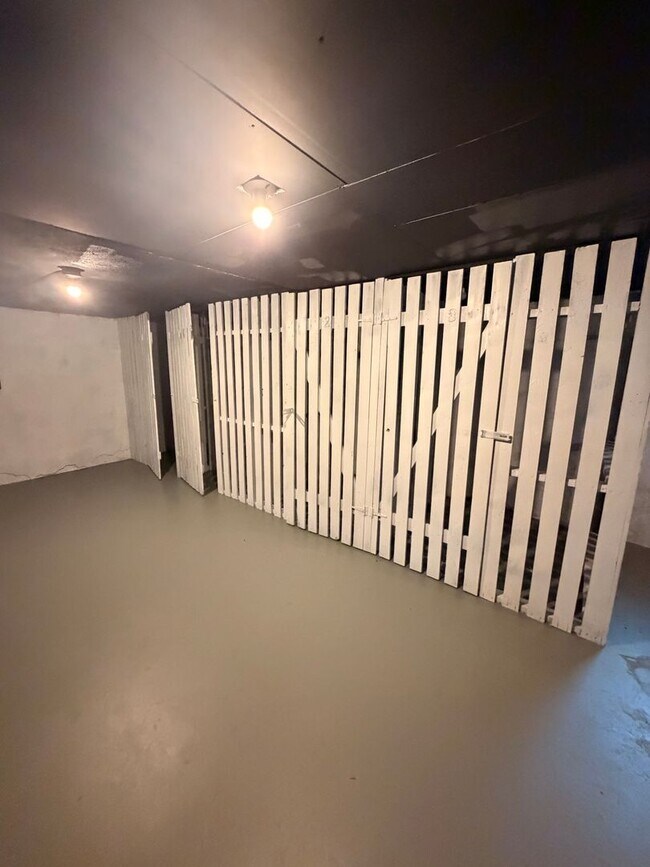 Building Photo - 1439 Nightingale Rd