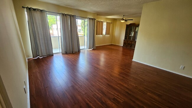 Foto del edificio - 638 N W Knoll Dr