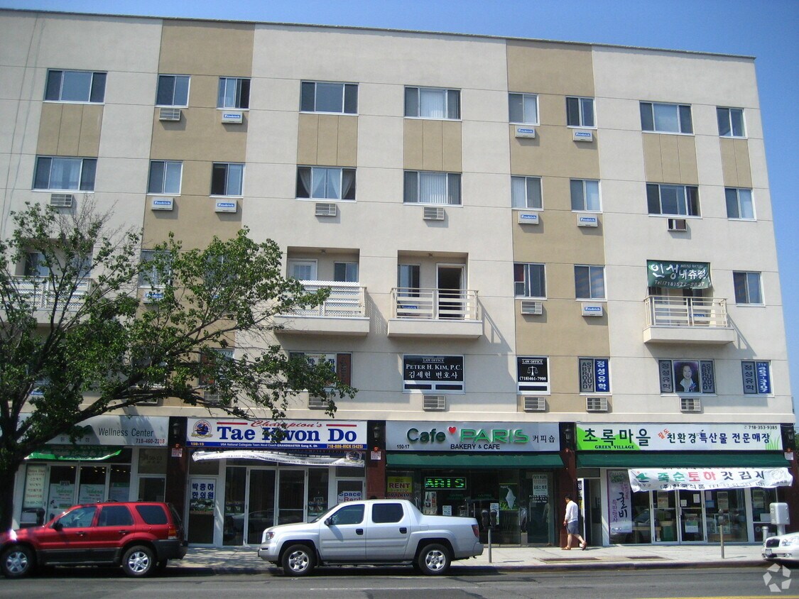 Foto principal - 150-15 Northern Blvd