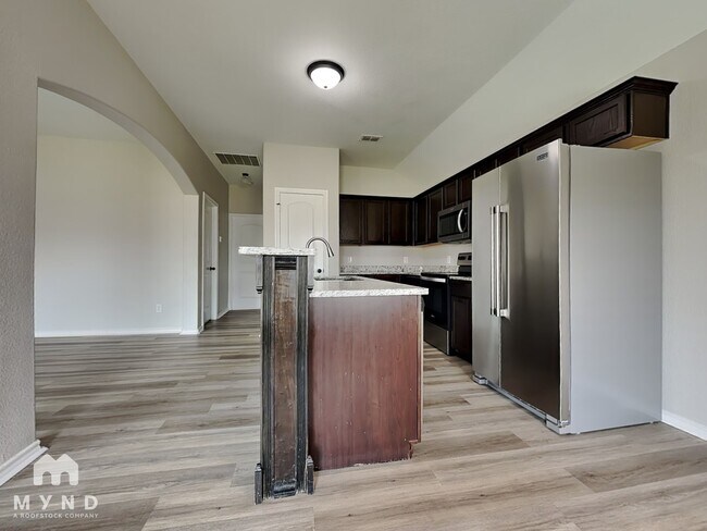 Foto del edificio - 126 Liberty Way