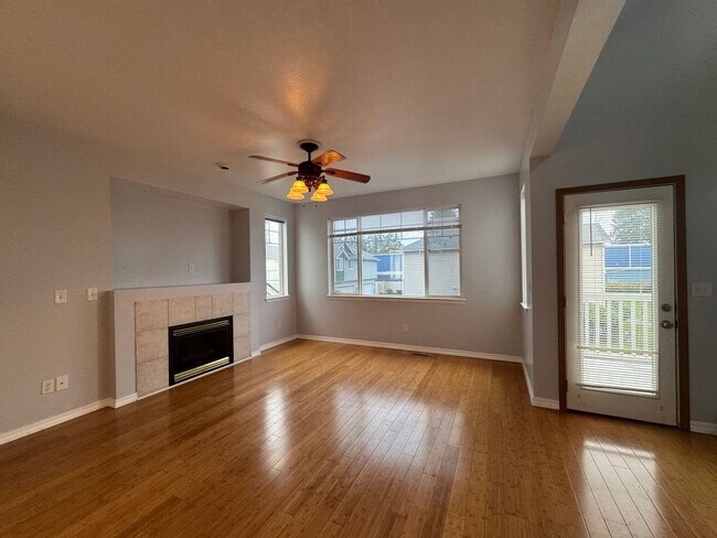 Foto del edificio - 11219 3rd Ave E