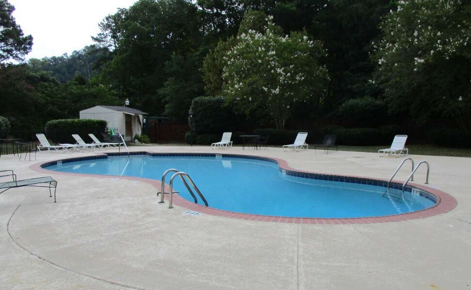 1916 Shades Cliff Terrace, Vestavia Hills, AL 35216 Condo for Rent in