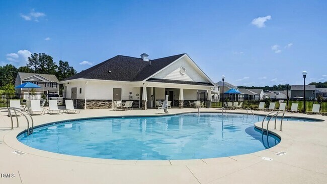 Foto del edificio - 1121 Duet Dr