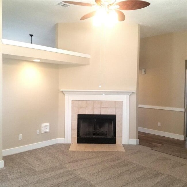 Building Photo - 17415 Chamberlain Dr
