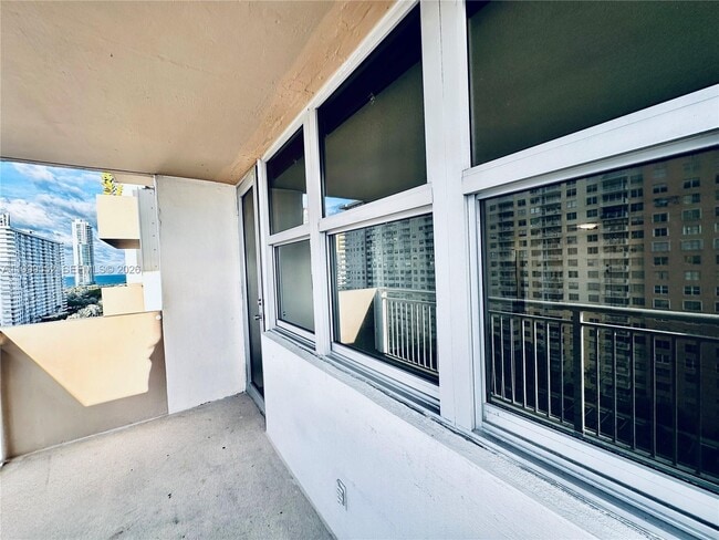 Building Photo - 250 174th St