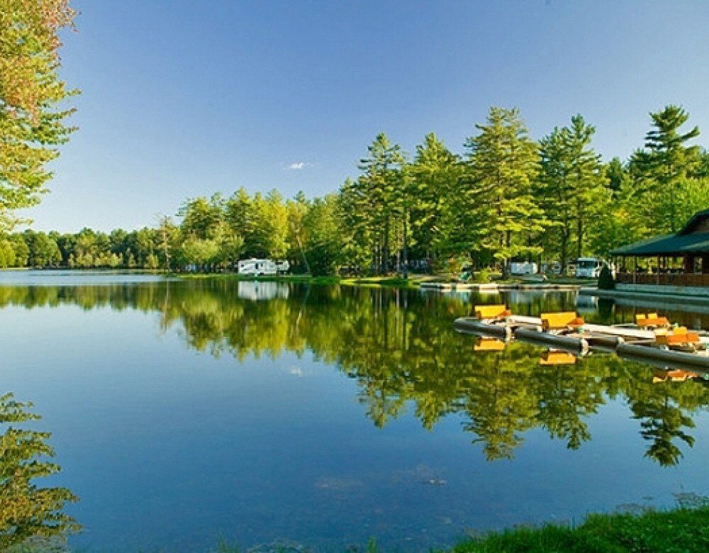 Alpine Lake RV Resort Apartments in Corinth, NY