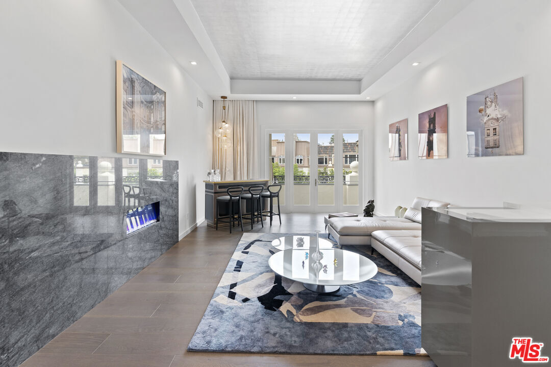 Foto principal - 10100 Empyrean Way