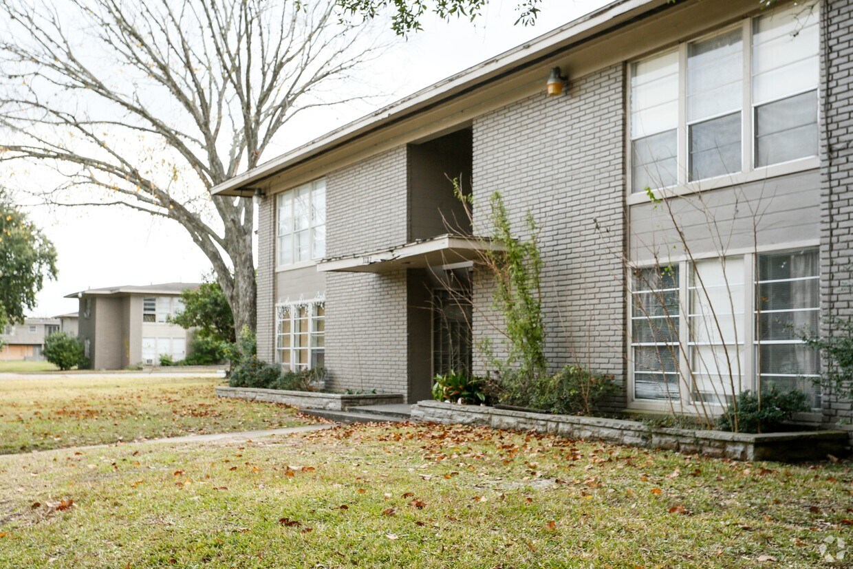 Foto del edificio - San Jacinto Garden Apartments