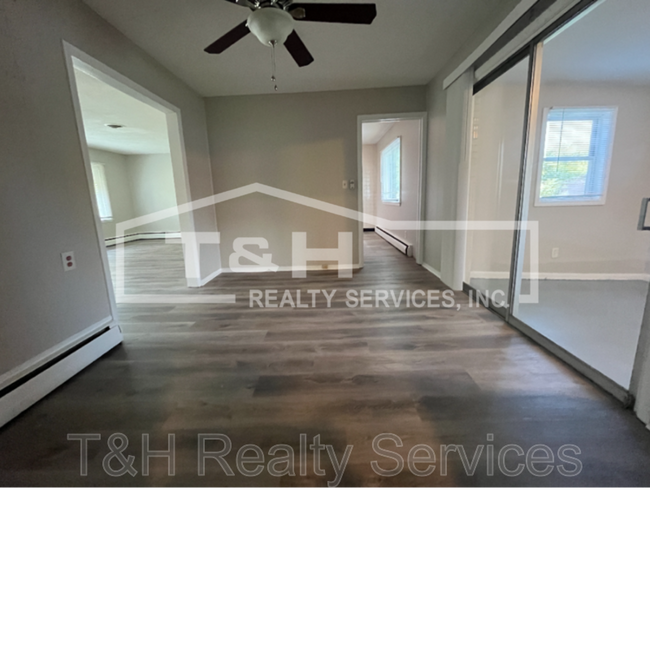 Building Photo - 1310 Stafford Rd