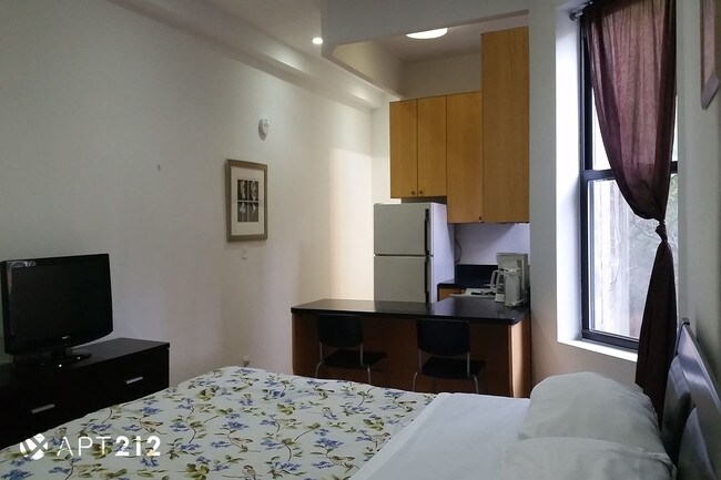 Foto del edificio - 407 W 51st St