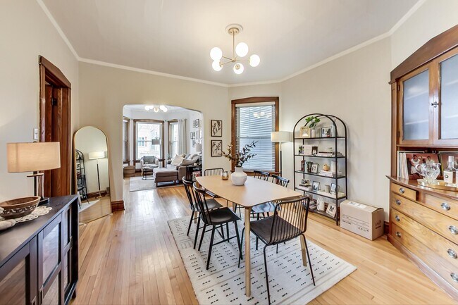 Foto del edificio - 3746 N Hermitage Ave