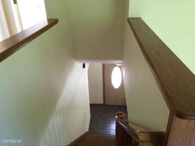 Building Photo - 3 br, 2.5 bath House - 10 Marble Pl