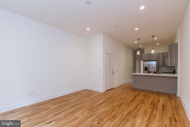 Foto del edificio - 976 N Marshall St