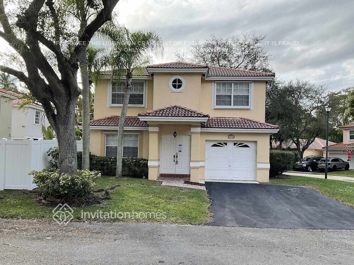 Foto principal - 2450 NW 72nd Ave