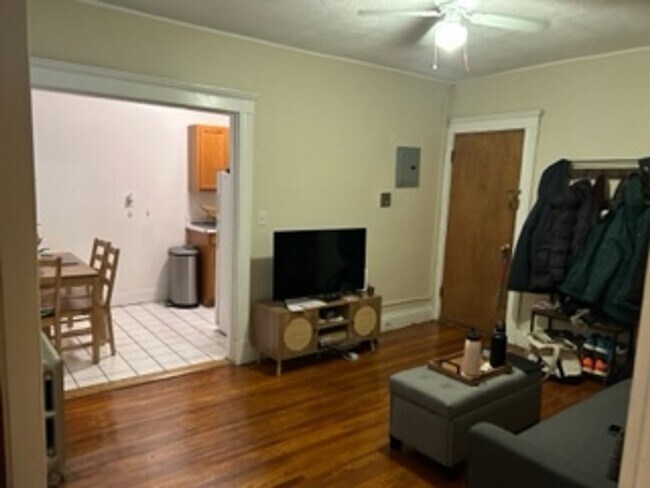 Building Photo - Great 1 bed Apt in the heart of Allston