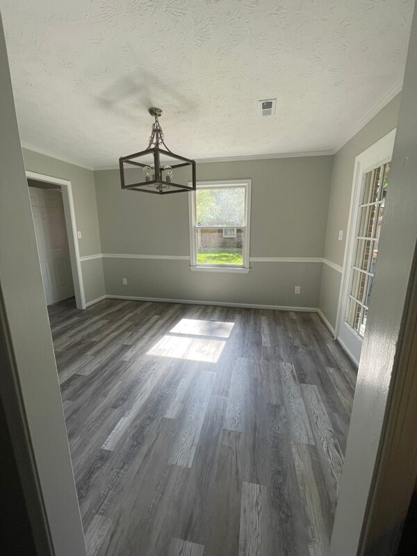 Building Photo - 45 Dawn Ln