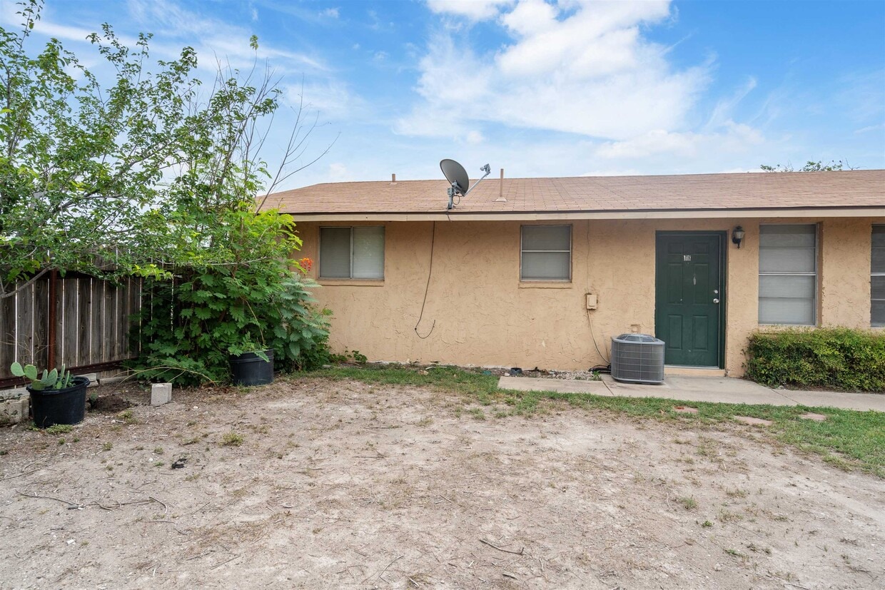 Primary Photo - 710 W Cantu Rd