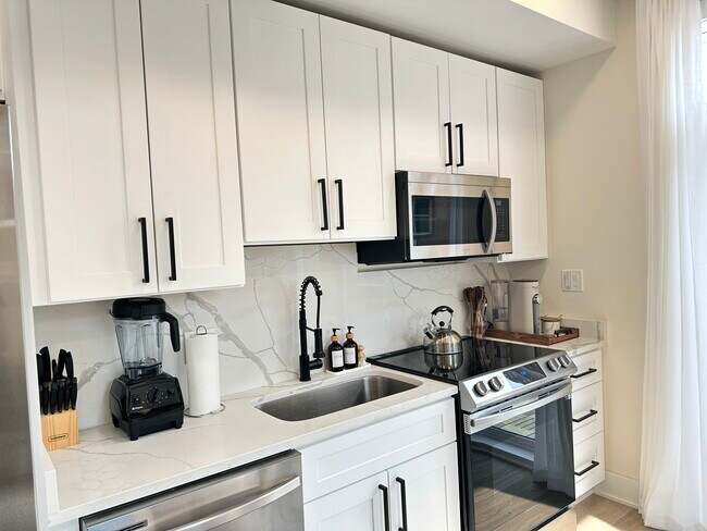 Building Photo - 1307 Longfellow St NW