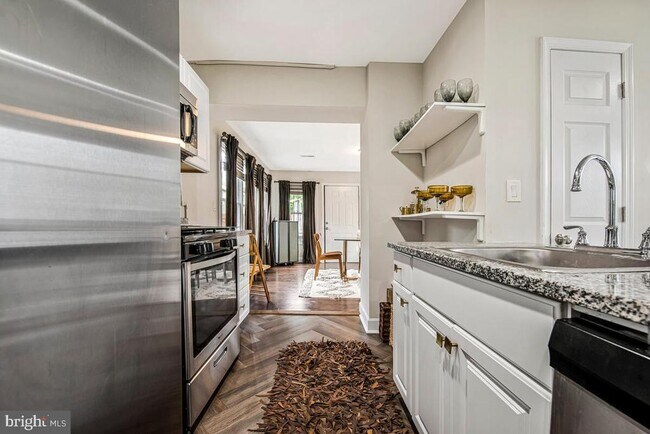 Foto del edificio - 6106 Clay St NE