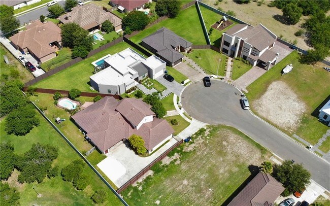 Building Photo - 4713 Quince Ave