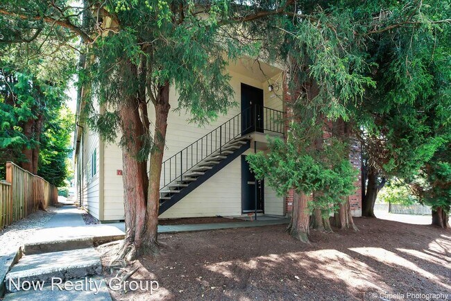 Building Photo - 4204-4232 SE Cesar Estrada Chavez Blvd