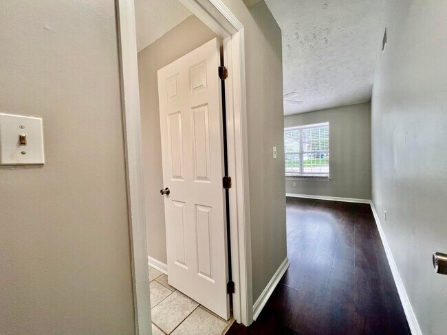 Building Photo - 408 Chelsea Woods Dr
