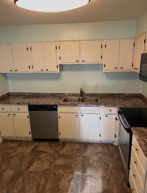 Building Photo - 303 N Rhodes St