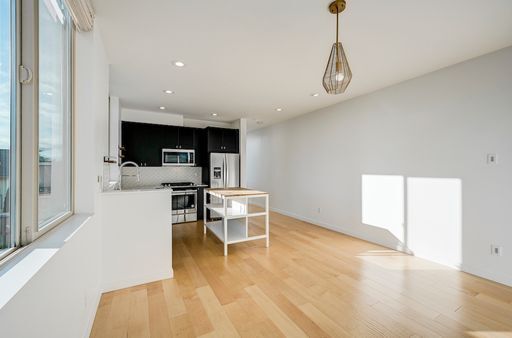 Foto del edificio - Stunning Modern 2 Bedroom Townhome in Ballard! AVAILABLE January 10th!