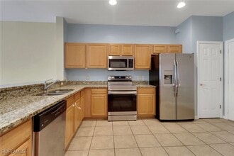 Building Photo - 936 Hampton Cir Building Photo - 936 Hampton Cir