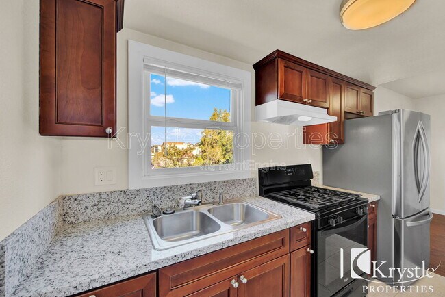 Foto del edificio - 1340 Farrell St