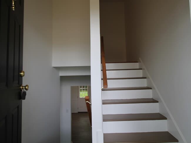 Building Photo - 2015 Garden Springs Dr