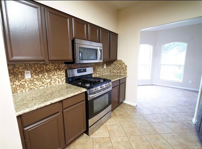 Building Photo - 18427 Fir Hollow Cir