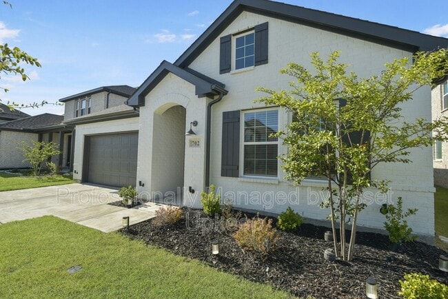 Foto del edificio - 702 Charity Dr