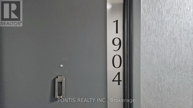 Building Photo - 1580 Mississauga Vly Blvd