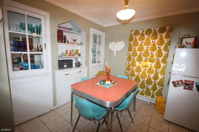 Foto del edificio - 3835 Beechwood Blvd