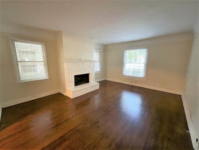 Foto del edificio - 4433 Emerson Ave