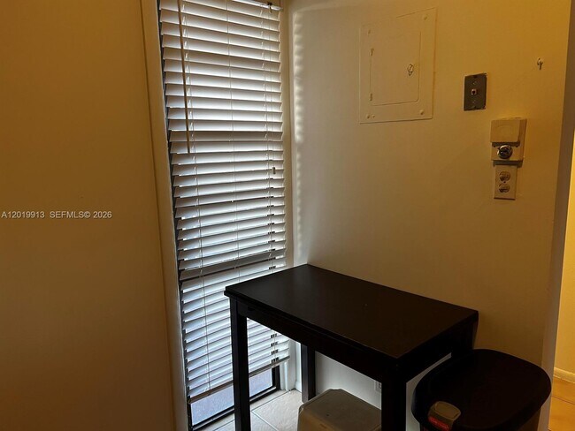 Foto del edificio - 3101 N Country Club Dr