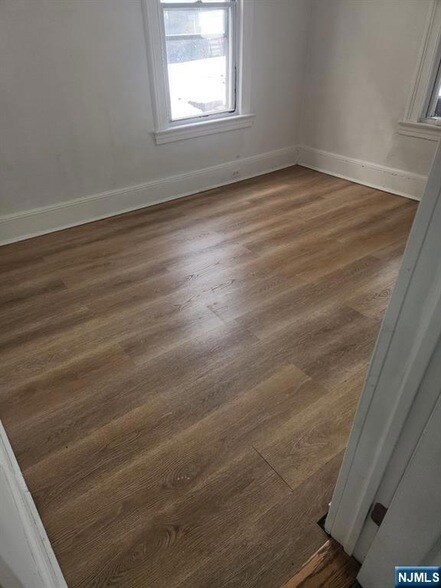 Foto del edificio - 703 Schuyler Ave