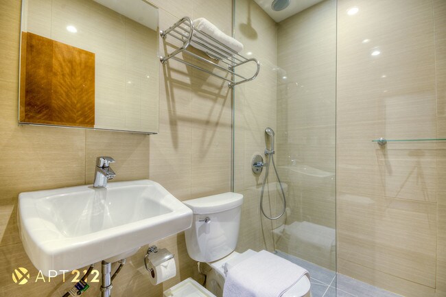 Foto del edificio - 308 W 18th St