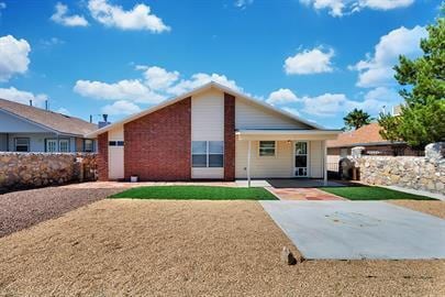 Foto del edificio - Single story 3 bedroom 2 bath home with REFRIGERATED AIR.