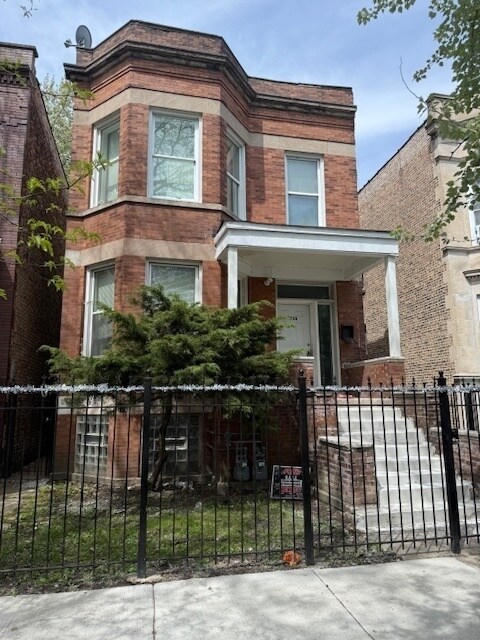 Primary Photo - 5730 S Sangamon St