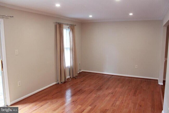 Building Photo - 8224 Dr Craik Ct