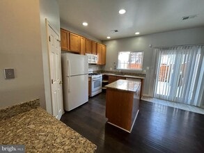 Building Photo - 2423 Dew Meadow Ct