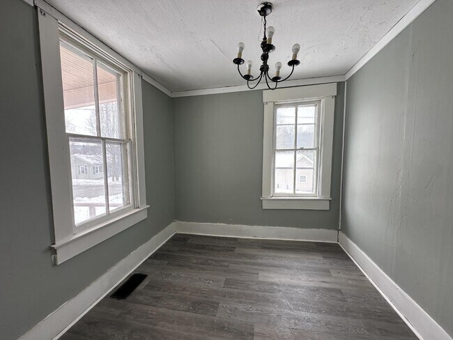 Foto del edificio - 210 E 7th St