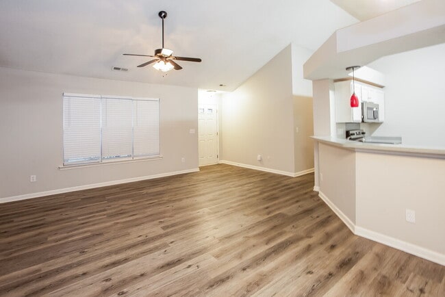 Building Photo - 5832 Mahogany Pl SW