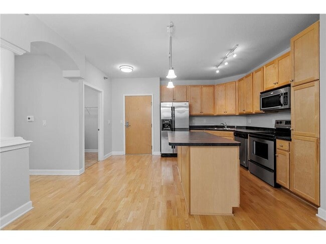 Building Photo - 1155 Ford Rd