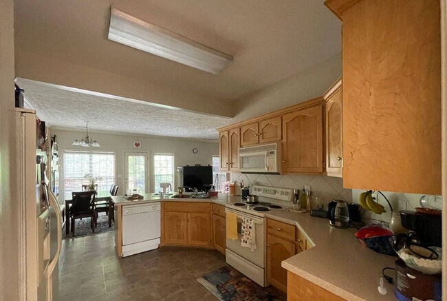 Building Photo - 560 Hackberry Ridge Trce