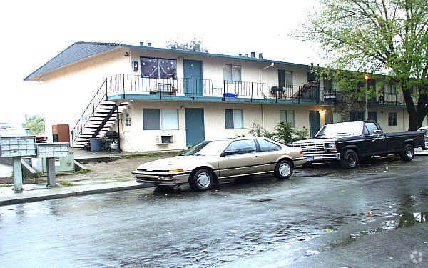 Foto del edificio - 219 Bennett Hill Ct
