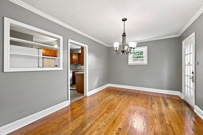 Building Photo - 309 W 38th St