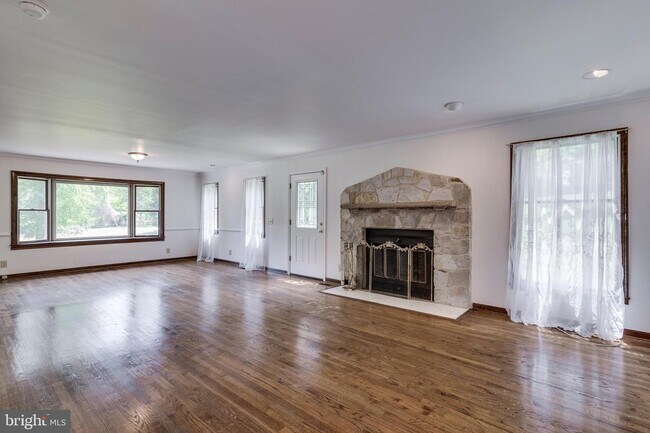 Building Photo - 9201 Harrington Dr